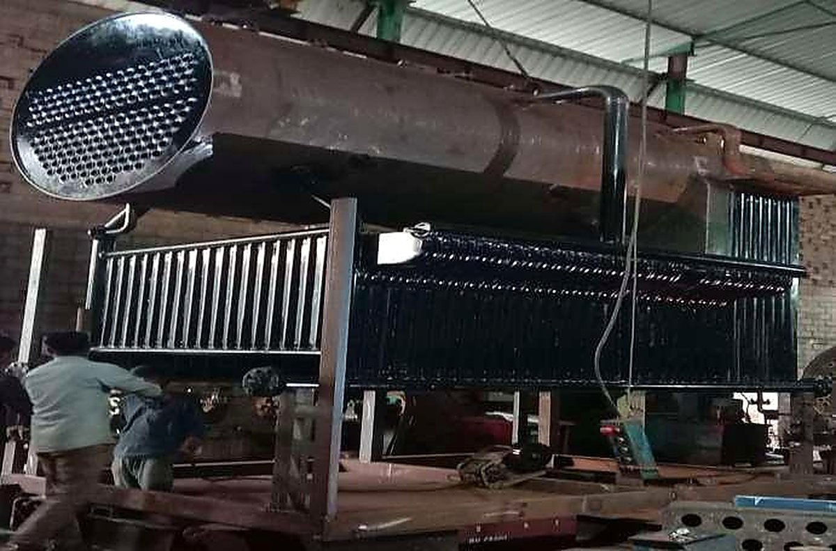 Tube Bundle Assembly — Bundle with tubesheet under assembly